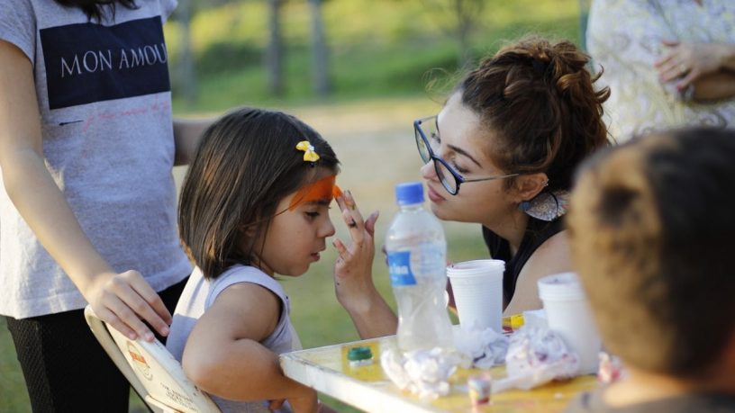 face paint on girls face